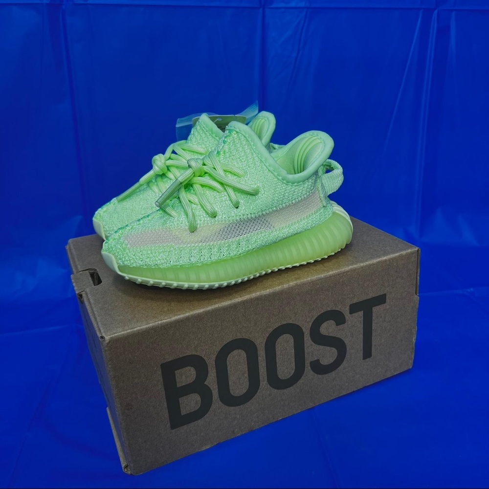 Yeezy Boost 350 V2 Infants Light green Size 6K - Picture 4 of 14